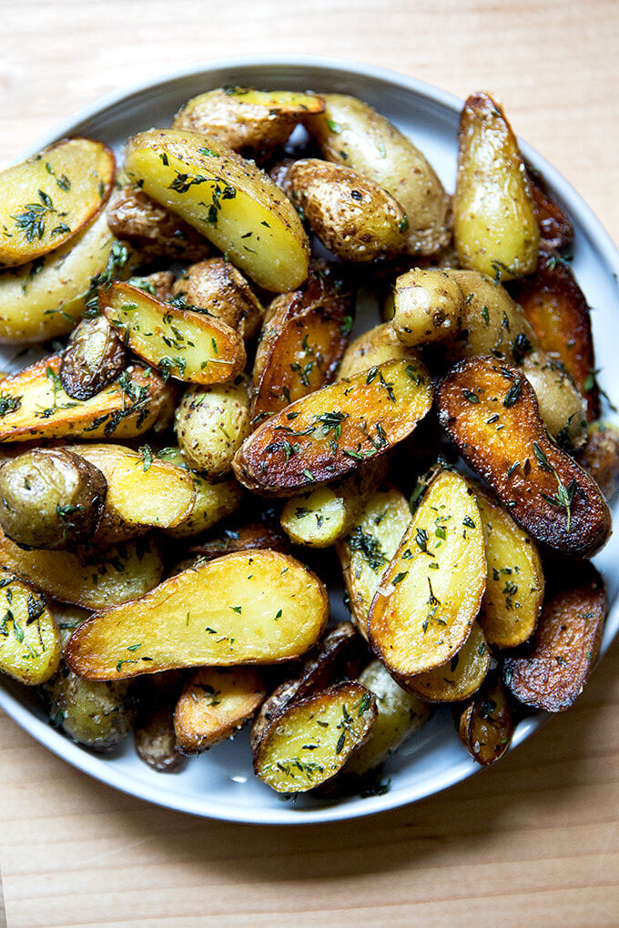 Rosemary Thyme Fingerlings: Easy Weeknight Side Dishes